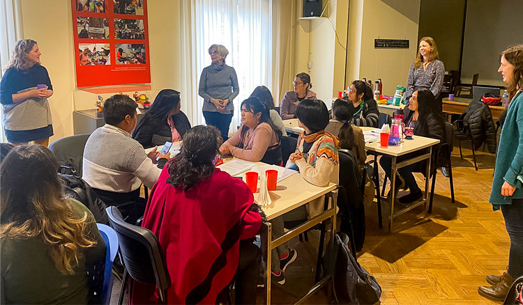 Fotografía En Buenos Aires docentes bilingües dialogaron y reflexionaron en torno a las efemérides interculturales