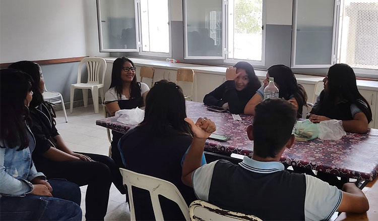 Fotografía: Educación prepara a los estudiantes secundarios para el mercado de trabajo