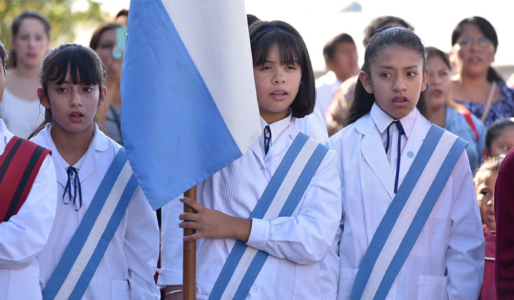 Autorizan la realización de actos de colación de los alumnos de 7° grado